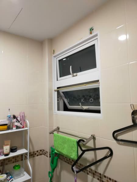 EiS Residences Condominium For Sale at S$ 695,000 | PropertyGuru Singapore - Bathroom