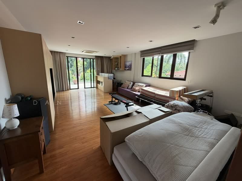 Super Rare, Freehold Balinese Resort Detached near 2 MRTs and Bus Stop Detached House For Sale at S$ 13,888,888 | PropertyGuru Singapore - Living Room