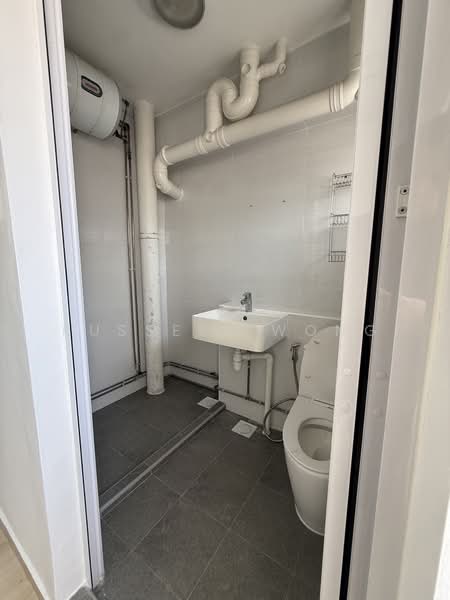 125 Bukit Merah View HDB Flat For Sale at S$ 888,000 | PropertyGuru Singapore - Common Bathroom