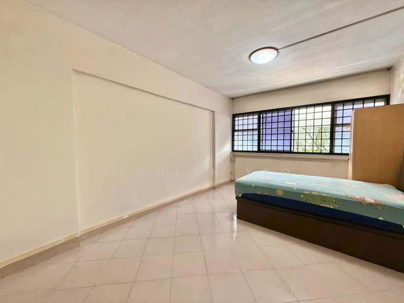 203 Bukit Batok Street 21 HDB Flat For Sale at S$ 768,000 | PropertyGuru Singapore - Bedroom