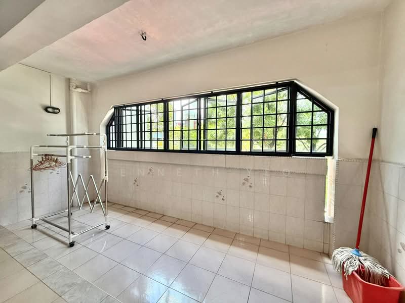 203 Bukit Batok Street 21 HDB Flat For Sale at S$ 768,000 | PropertyGuru Singapore - Interior