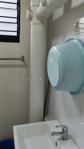 43 Teban Gardens Road, 43 Teban Gardens Road, 2 Bedrooms, 721 sqft, HDB Flat For Rent, by Zack Xu, 500064054 - Bathroom - PropertyGuru.com.sg