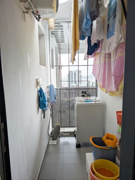 1 Cantonment Road HDB Flat For Sale at S$ 1,588,000 | PropertyGuru Singapore - Service yard