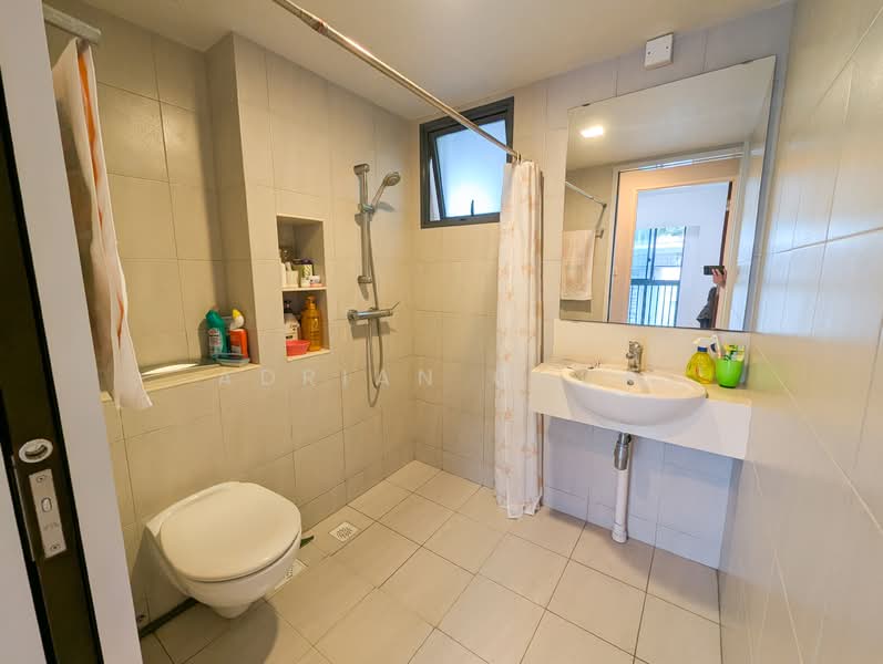 1 Cantonment Road HDB Flat For Sale at S$ 1,588,000 | PropertyGuru Singapore - Bathroom