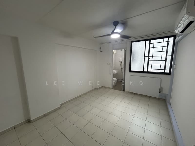 148 Simei Street 1, 148 Simei Street 1, 3 Bedrooms, 904 sqft, HDB Flat For Sale, by Lee Wee Peng, 500064069 - Master bedroom  - PropertyGuru.com.sg