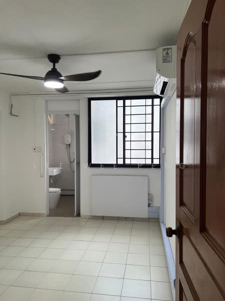 148 Simei Street 1, 148 Simei Street 1, 3 Bedrooms, 904 sqft, HDB Flat For Sale, by Lee Wee Peng, 500064069 - Master bedroom - PropertyGuru.com.sg