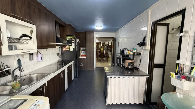 51 New Upper Changi Road HDB Flat For Sale at S$ 519,999 | PropertyGuru Singapore - Kitchen