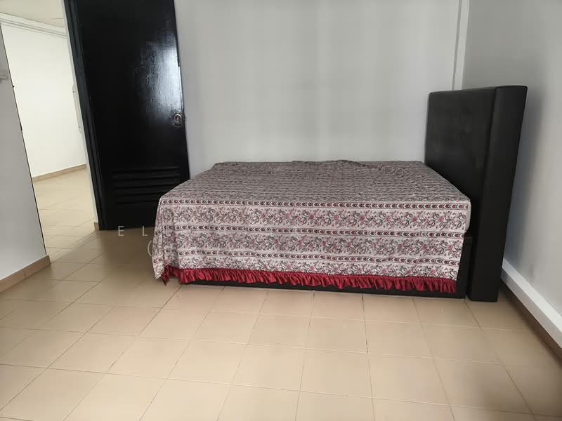 142 Petir Road, 142 Petir Road, 3 Bedrooms, 1,109 sqft, HDB Flat For Rent, by Ellouisa Chen (Elle Chen), 500064082 - Bedroom - PropertyGuru.com.sg