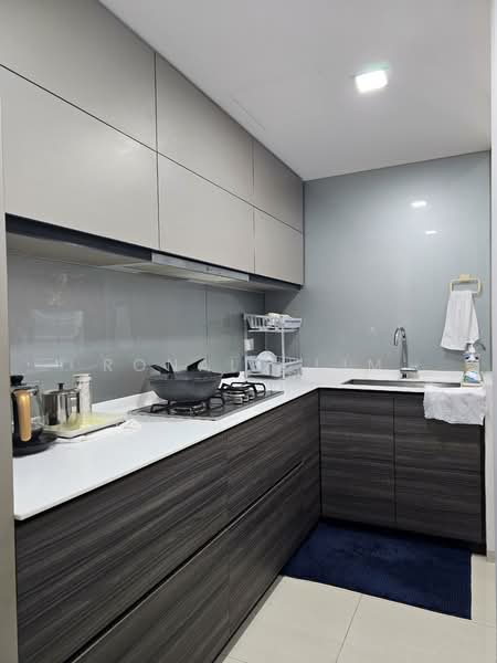 D'Nest Condominium For Sale at S$ 2,300,000 | PropertyGuru Singapore - Kitchen