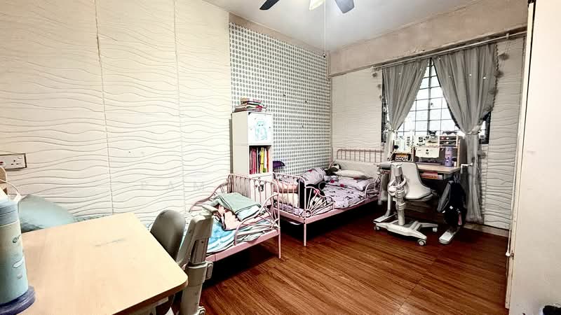 538 Ang Mo Kio Avenue 5 HDB Flat For Sale at S$ 438,888 | PropertyGuru Singapore - Bedroom