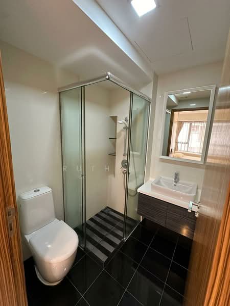 RV Edge Condominium For Sale at S$ 958,000 | PropertyGuru Singapore - Bathroom