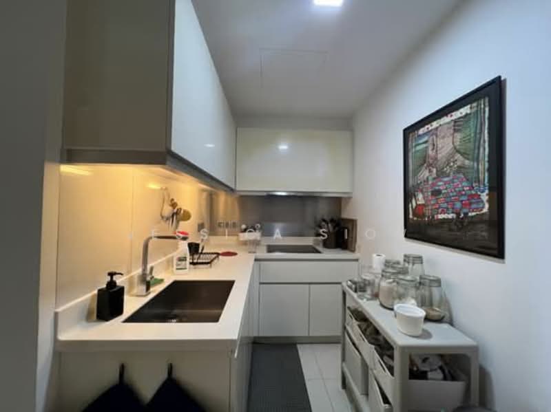 Marina Bay Suites Apartment For Sale at S$ 6,000,000 | PropertyGuru Singapore - Kitchen