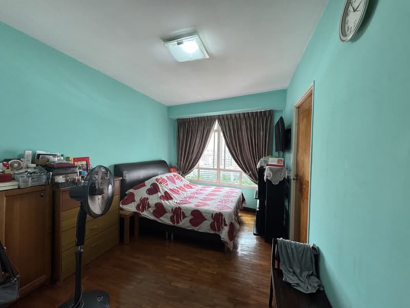 264A Compassvale Bow HDB Flat For Sale at S$ 798,000 | PropertyGuru Singapore - Bedroom