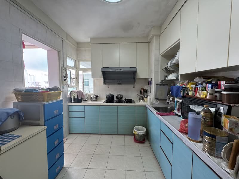 264A Compassvale Bow HDB Flat For Sale at S$ 798,000 | PropertyGuru Singapore - Kitchen
