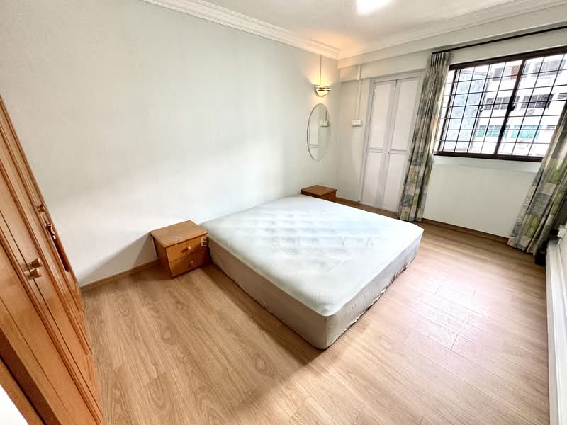 141 Bishan Street 12 HDB Flat For Sale at S$ 698,000 | PropertyGuru Singapore - Bedroom