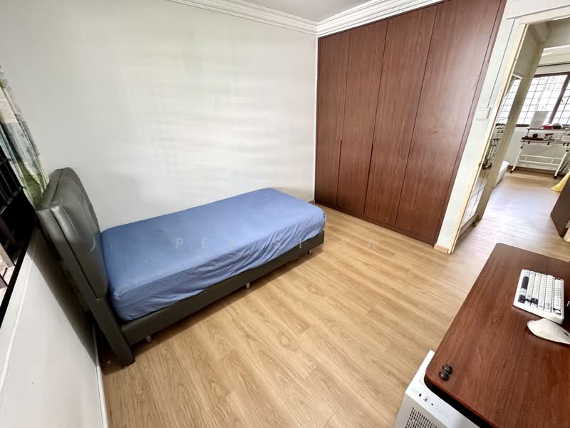 141 Bishan Street 12 HDB Flat For Sale at S$ 698,000 | PropertyGuru Singapore - Bedroom