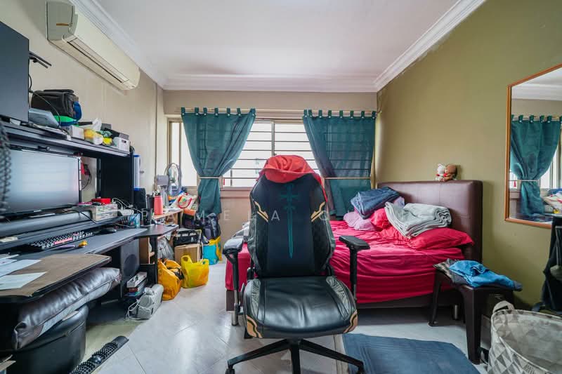 101 Bukit Batok West Avenue 6 HDB Flat For Sale at S$ 805,000 | PropertyGuru Singapore - Bedroom