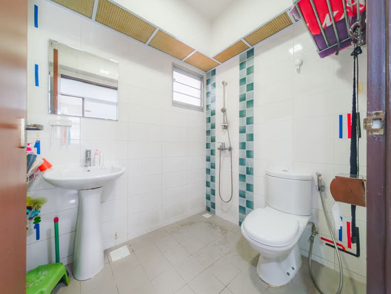 803B Keat Hong Close HDB Flat For Sale at S$ 618,000 | PropertyGuru Singapore - Bathroom