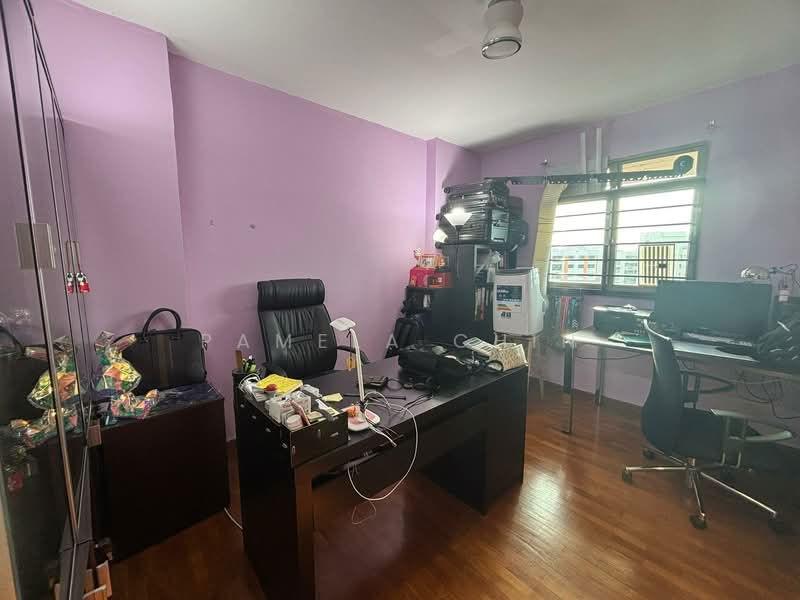 678D Jurong West Street 64 HDB Flat For Sale at S$ 678,000 | PropertyGuru Singapore - Study