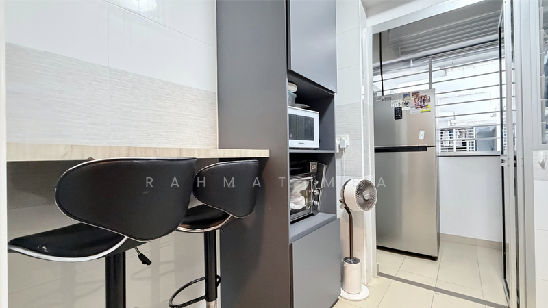 409A Northshore Drive HDB Flat For Sale at S$ 628,000 | PropertyGuru Singapore - Kitchen