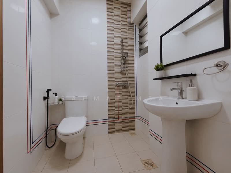 409A Northshore Drive, 409A Northshore Drive, 2 Bedrooms, 721 sqft, HDB Flat For Sale, by Rahmat MBA, 500064163 - Bathroom - PropertyGuru.com.sg