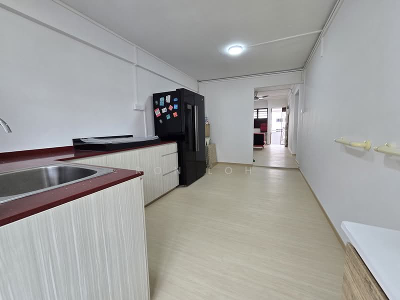 124 Bedok North Road HDB Flat For Sale at S$ 440,000 | PropertyGuru Singapore - Kitchen