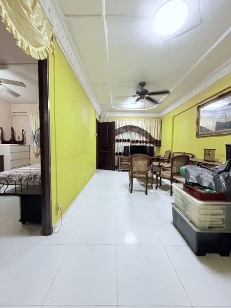 313 Shunfu Road HDB Flat For Sale at S$ 478,000 | PropertyGuru Singapore - Living Room