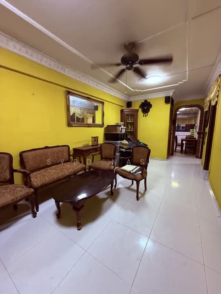 313 Shunfu Road HDB Flat For Sale at S$ 478,000 | PropertyGuru Singapore - Living Room