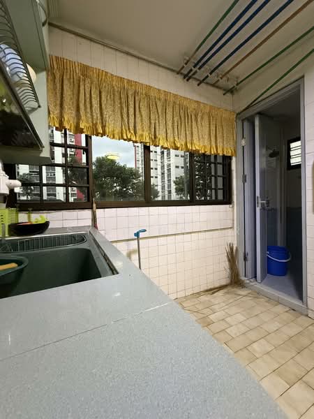 313 Shunfu Road HDB Flat For Sale at S$ 478,000 | PropertyGuru Singapore - Kitchen