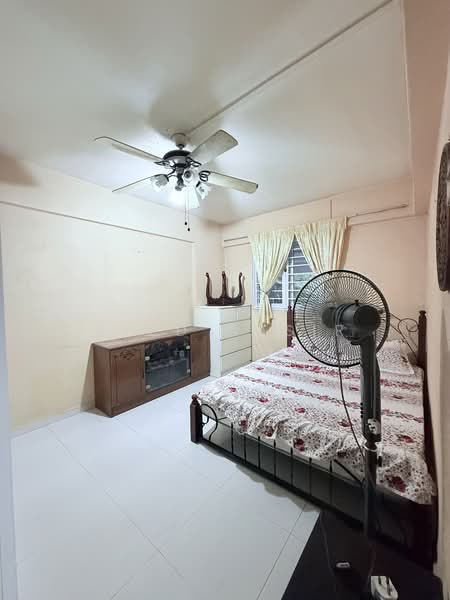 313 Shunfu Road HDB Flat For Sale at S$ 478,000 | PropertyGuru Singapore - Bedroom