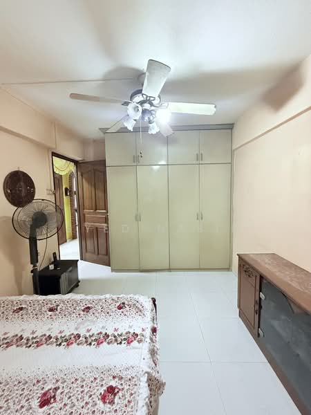 313 Shunfu Road HDB Flat For Sale at S$ 478,000 | PropertyGuru Singapore - Bedroom