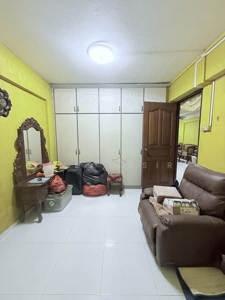 313 Shunfu Road HDB Flat For Sale at S$ 478,000 | PropertyGuru Singapore - Living Room