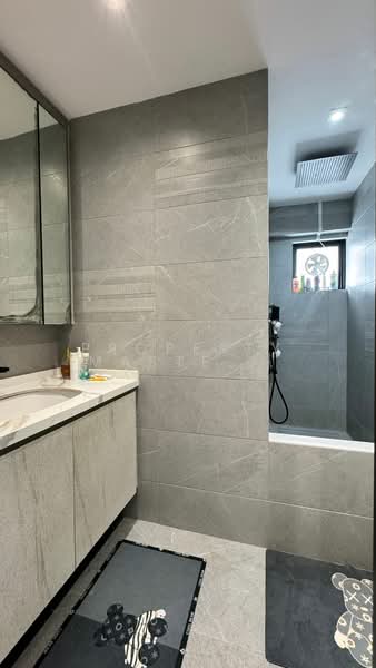 646 Hougang Avenue 8 HDB Flat For Sale at S$ 1,100,000 | PropertyGuru Singapore - Bathroom