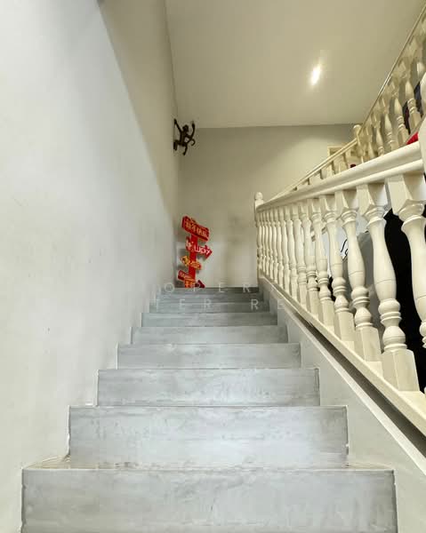 646 Hougang Avenue 8 HDB Flat For Sale at S$ 1,100,000 | PropertyGuru Singapore - Interior