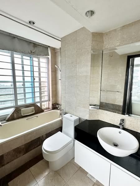 The Atria at Meyer, 61 Meyer Road, 3 Bedrooms, 1,475 sqft, Condominium For Rent, by DOEVEN REAL ESTATE, 500064202 - Bathroom - PropertyGuru.com.sg