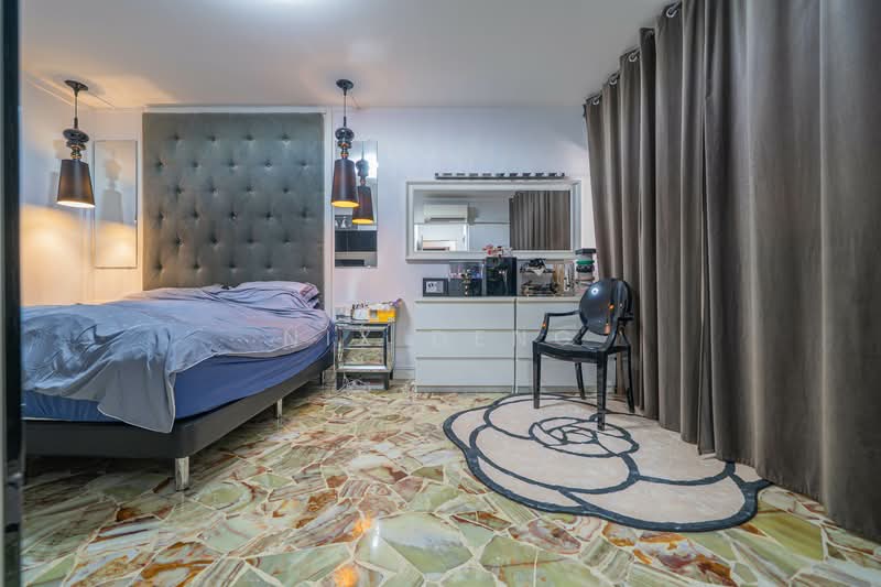 446 Hougang Avenue 8 HDB Flat For Sale at S$ 980,000 | PropertyGuru Singapore - Bedroom