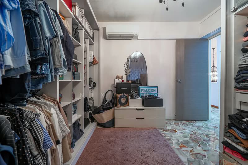 446 Hougang Avenue 8 HDB Flat For Sale at S$ 980,000 | PropertyGuru Singapore - Interior