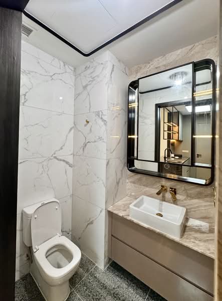 Perfect Ten, 323 Bukit Timah Road, 2 Bedrooms, 797 sqft, Condominium For Rent, by Lucas Jing, 500064206 - Bathroom - PropertyGuru.com.sg