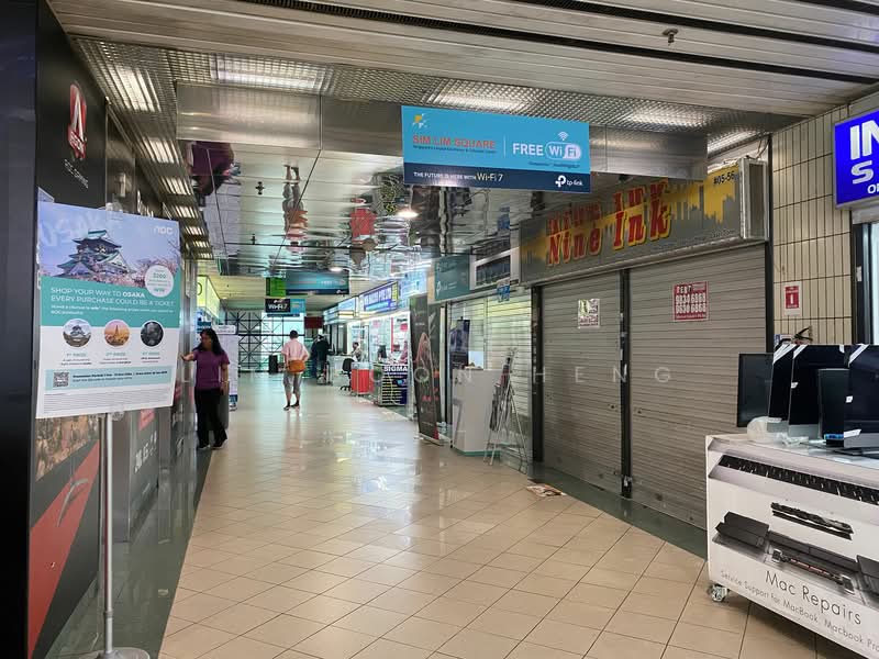 Sim Lim Square, 1 Rochor Canal Road, Beach Road / Bugis / Rochor, 380 sqft, Mall Shop For Sale, by Lim Boon Heng, 500064230 - Corridor - CommercialGuru.com.sg