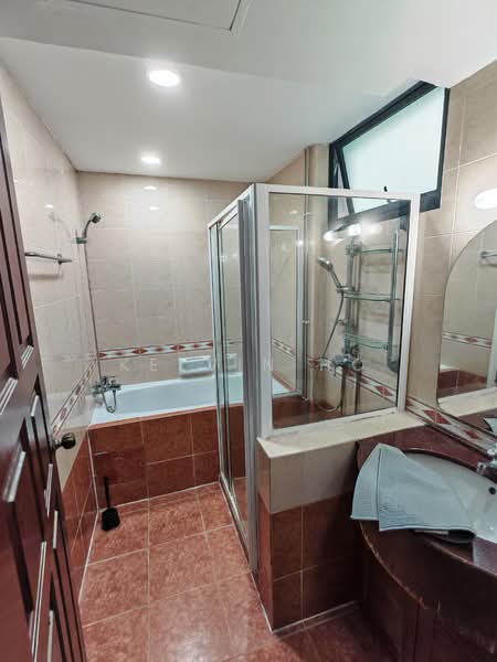 Westmere, 75 Jurong East Street 13, Room Rental, 150 sqft, Condominium For Rent, by Kelvin Ho, 500064246 - Bathroom - PropertyGuru.com.sg