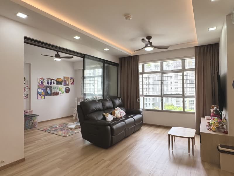 406A Northshore Drive HDB Flat For Sale at S$ 678,000 | PropertyGuru Singapore - Living Room