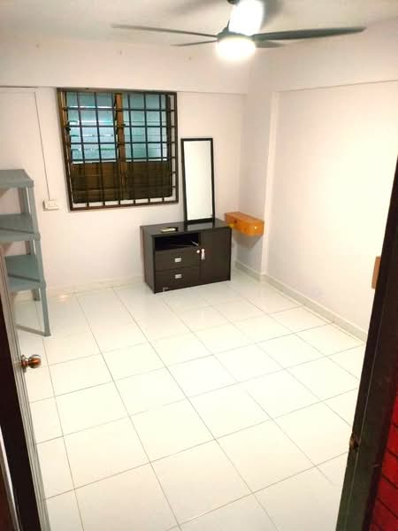 570 Ang Mo Kio Avenue 3, 570 Ang Mo Kio Avenue 3, Room Rental, 120 sqft, HDB Flat For Rent, by Steven Choo, 500064264 - Bedroom - PropertyGuru.com.sg