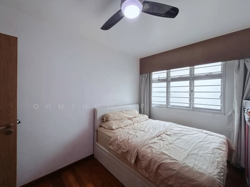 489B Choa Chu Kang Avenue 5 HDB Flat For Sale at S$ 730,000 | PropertyGuru Singapore - Bedroom
