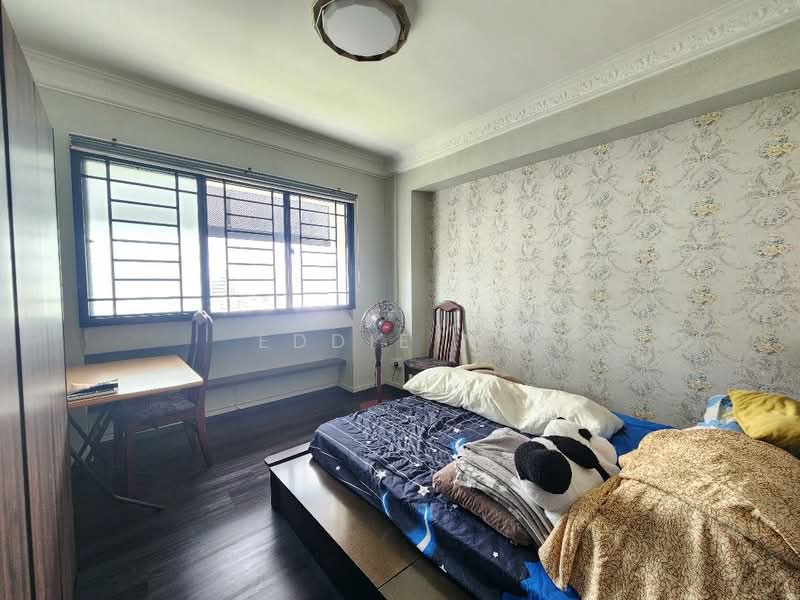 754 Woodlands Circle HDB Flat For Sale at S$ 728,000 | PropertyGuru Singapore - Bedroom