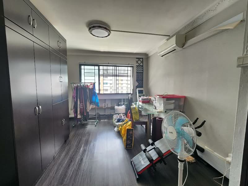 754 Woodlands Circle HDB Flat For Sale at S$ 728,000 | PropertyGuru Singapore - Bedroom