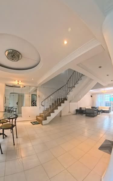 337 Jurong East Avenue 1, 337 Jurong East Avenue 1, 3 Bedrooms, 1,582 sqft, HDB Flat For Rent, by Ryan Lim, 500064270 - Living Room - PropertyGuru.com.sg