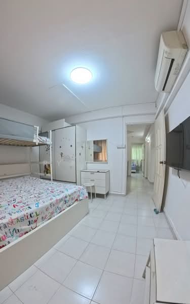 337 Jurong East Avenue 1, 337 Jurong East Avenue 1, 3 Bedrooms, 1,582 sqft, HDB Flat For Rent, by Ryan Lim, 500064270 - Bedroom - PropertyGuru.com.sg