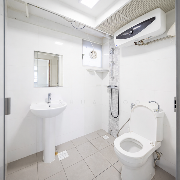 365C Sembawang Crescent HDB Flat For Sale at S$ 510,000 | PropertyGuru Singapore - Bathroom