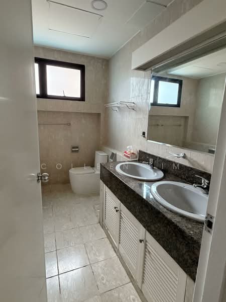 D'Grove Villas, 8A Orange Grove Road, 5 Bedrooms, 2,702 sqft, Condominium For Rent, by Colleen Lim, 500064275 - Bathroom - PropertyGuru.com.sg