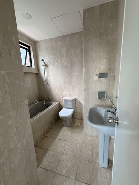 D'Grove Villas, 8A Orange Grove Road, 5 Bedrooms, 2,702 sqft, Condominium For Rent, by Colleen Lim, 500064275 - Bathroom - PropertyGuru.com.sg